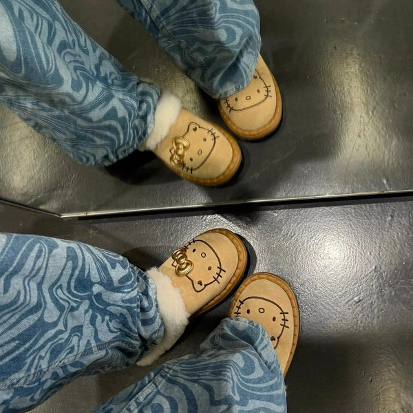 Hello Kitty Luxe Golden Bow Slippers
