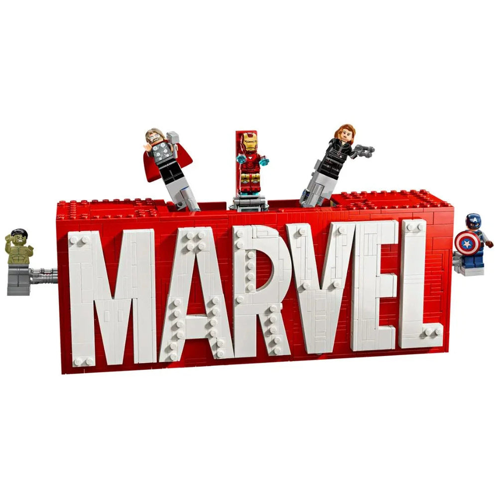 Marvel Logo & Minifigures By Lego - Bear Hugs