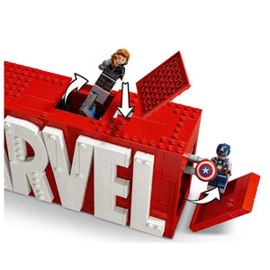 Marvel Logo & Minifigures By Lego - Bear Hugs