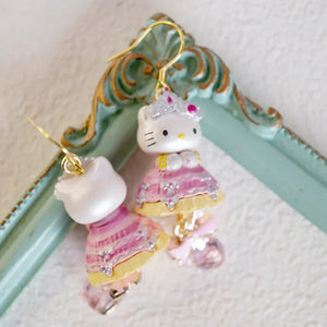 Hello Kitty Baroque Pearl Royal Princess Earrings