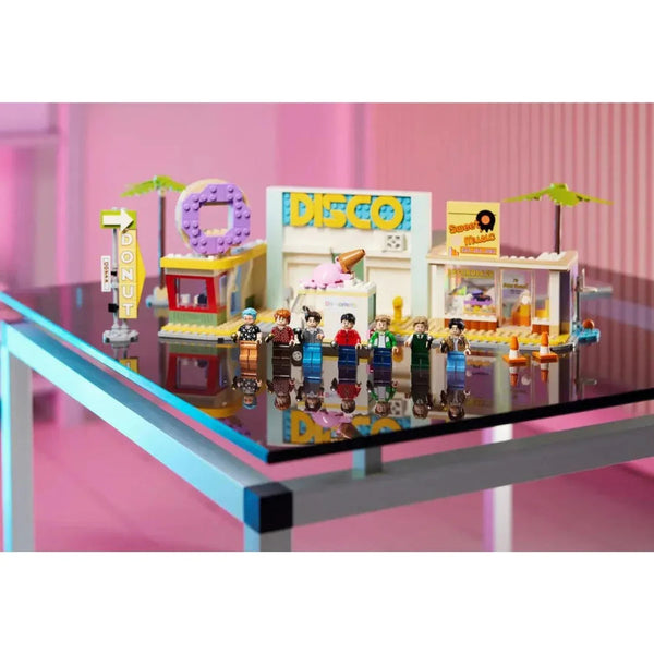 BTS Dynamite by LEGO - Bear Hugs