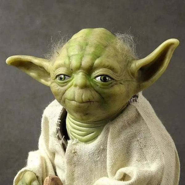 Star Wars Master Yoda Collectible Action Figure (18 cm)