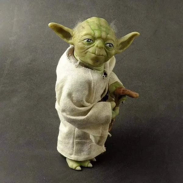 Star Wars Master Yoda Collectible Action Figure (18 cm)