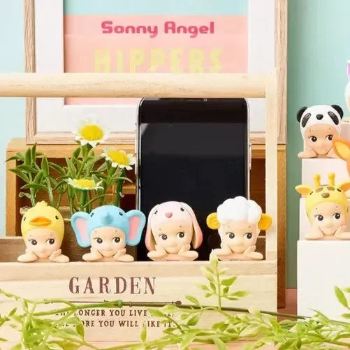 Sonny Angel Hanging Around Hippers