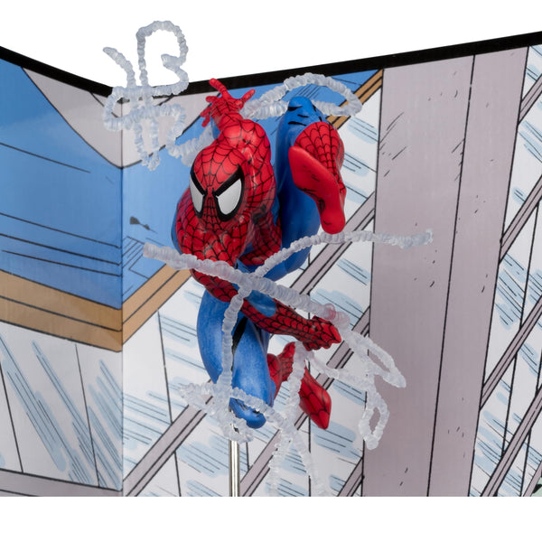 McFarlane Toys - Marvel Spider-Man 1:10th Scale Collectible with Scene (The Amazing Spider-Man #302) - Bear Hugs