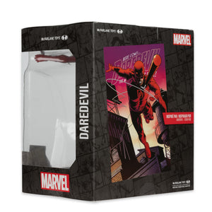 McFarlane Toys - Marvel Daredevil 1:10th Scale Collectible with Scene (Daredevil #600) - Bear Hugs