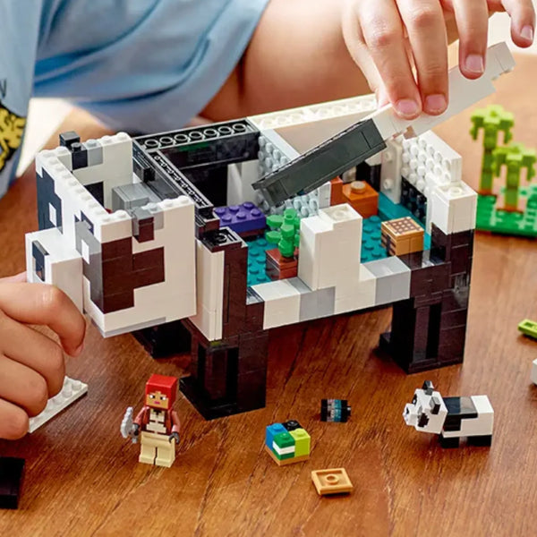 Minecraft The Panda Haven Building Set (553 Pcs)