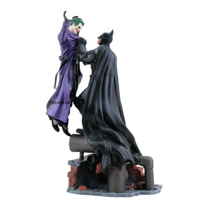 Batman vs Joker Gotham Interrogation Figure (30 cm)