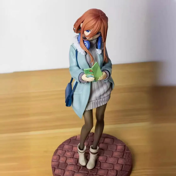 Quintessential Quintuplets Miku Nakano Figure (27 cm)