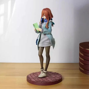 Quintessential Quintuplets Miku Nakano Figure (27 cm)
