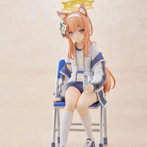 Mari Mewmorial Lobby Uniform Figure (18 cm)