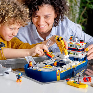 City Ocean Exploration Ship 60266 Building Set (745 Pcs)