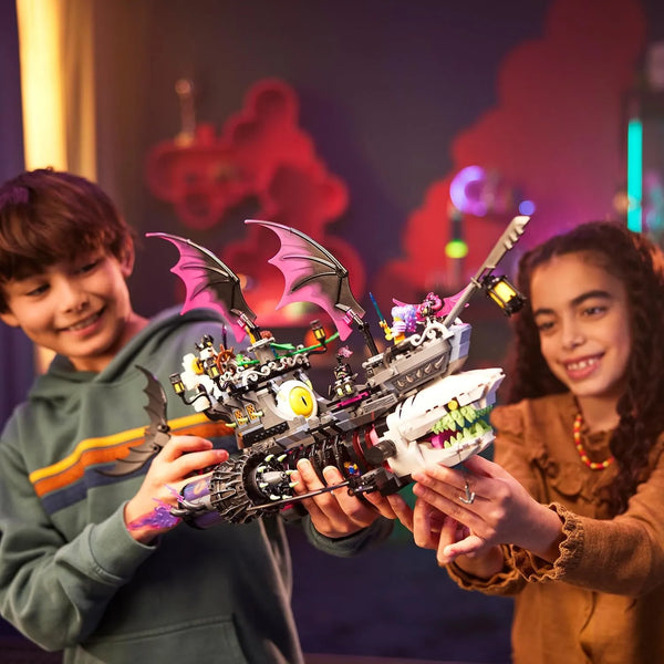DREAMZzz Nightmare Shark Ship 71469 Building Kit (1389 Pcs)
