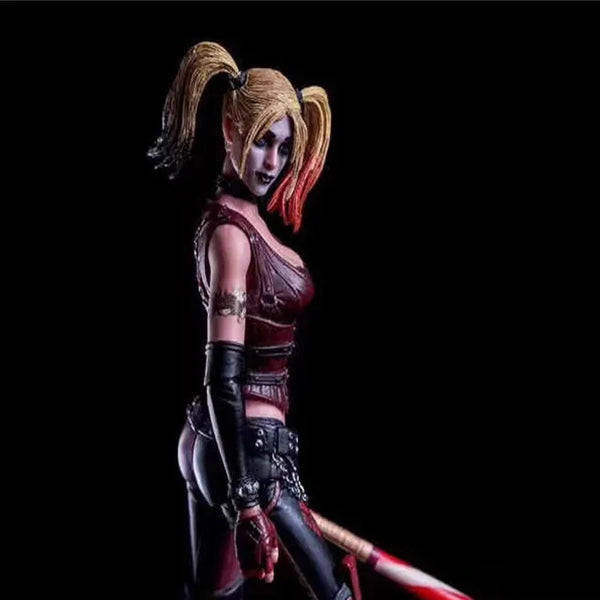 Harley Quinn Arkham City Goth Punk Figure (17 cm)
