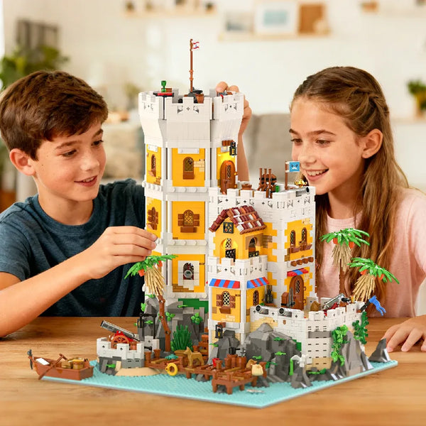 Xbert 66095 Sierra Madre Fortress Modular Building Kit (4567 Pcs)