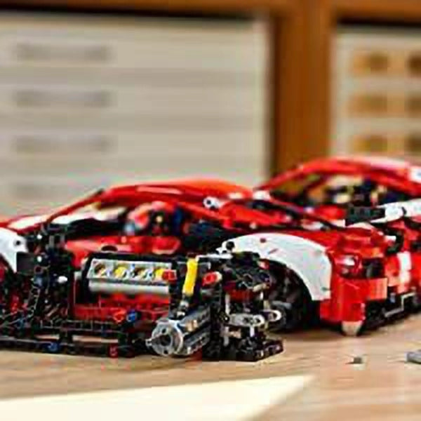 Technic Ferrari 488 GTE Building Blocks (1677 Pcs)