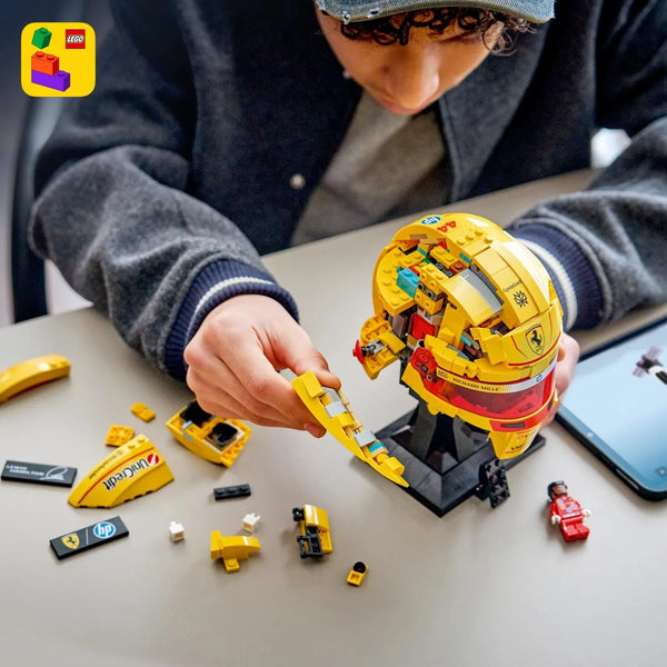 Lewis Hamilton Helmet 43022 Building Blocks (884 Pcs)