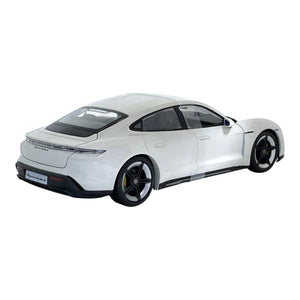 Bburago 1:24 Porsche Taycan Turbo S Model