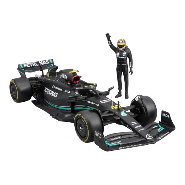 Bburago 1:24 Mercedes-AMG Petronas W14 No. 44 Model