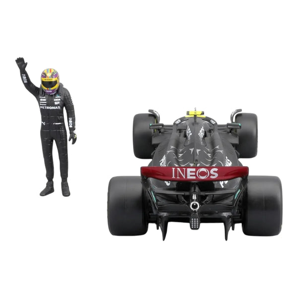 Bburago 1:24 Mercedes-AMG Petronas W14 No. 44 Model