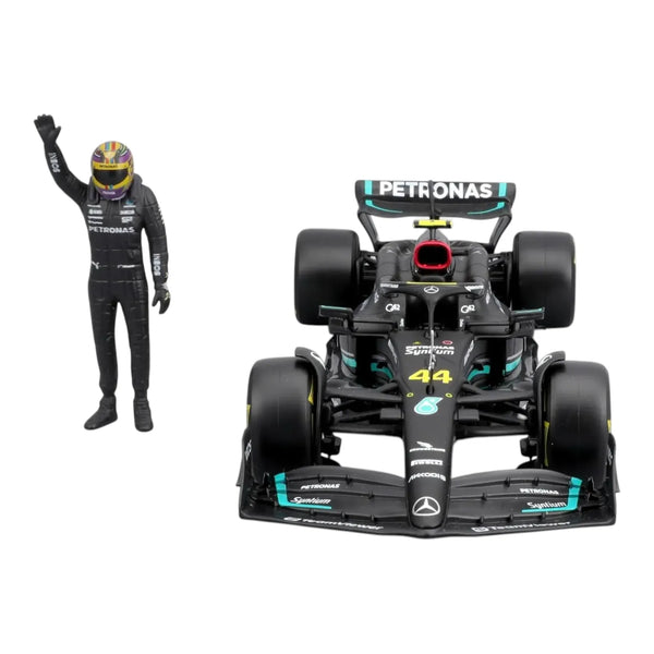 Bburago 1:24 Mercedes-AMG Petronas W14 No. 44 Model