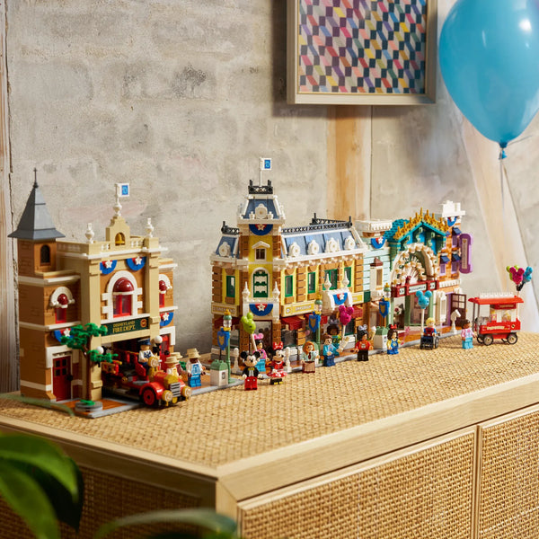 DZNY 43302 Main Street USA Modular Building Kit (3899 Pcs)