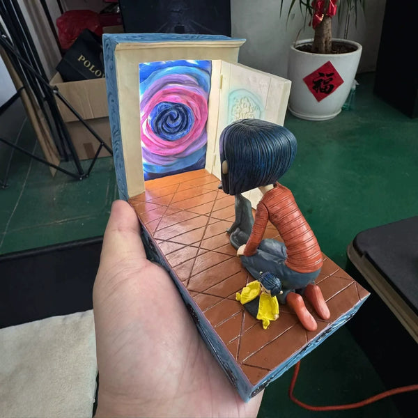 Coraline Secret Door Portal LED Figure (13 cm)