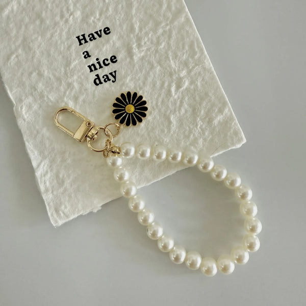 Pearl-Chateau Bracelet Keychain