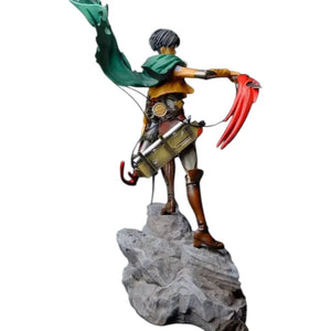 AoT Levi Attack Ready Statue (35 cm)