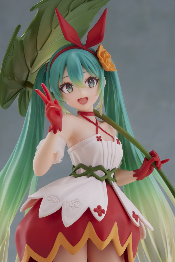 Hatsune Miku Wonderland Figure Thumbelina - Bear Hugs
