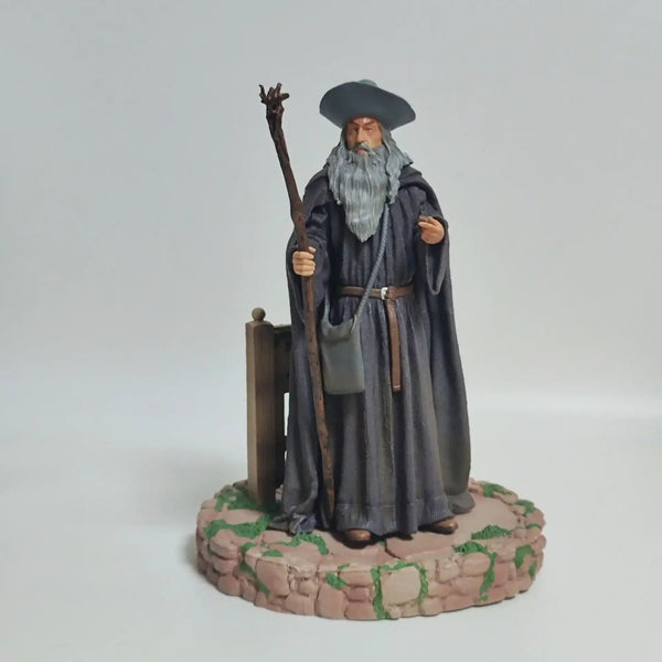 Sagacious Gandalf LOTR Figurine (21 cm)