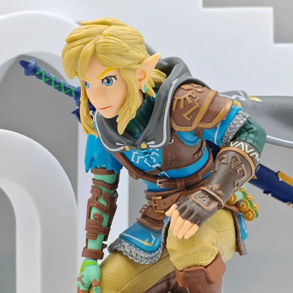 Hero of Hyrule Figurine (14 cm)