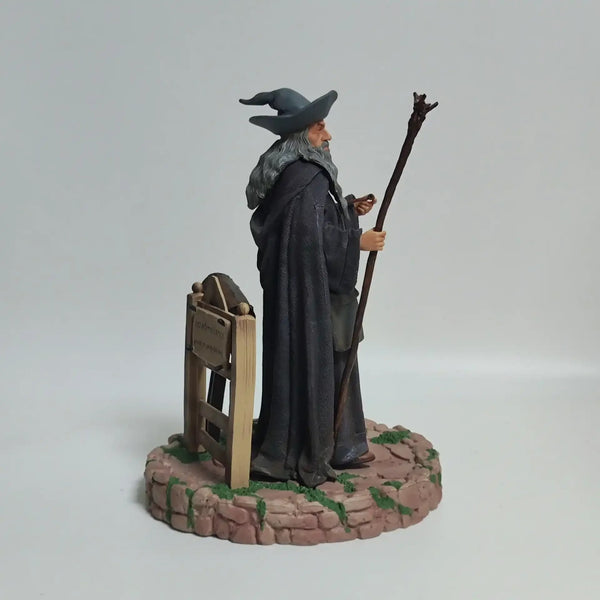 Sagacious Gandalf LOTR Figurine (21 cm)