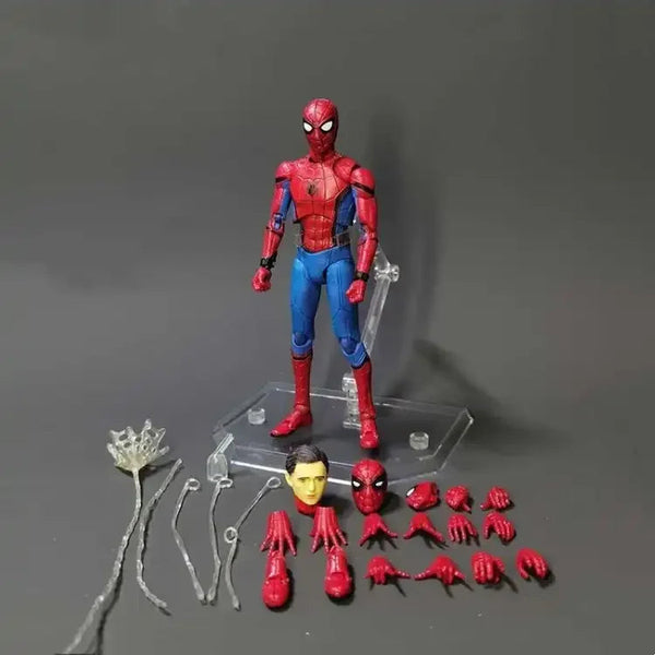 MAFEX No. 103 Spiderman Homecoming Action Figurine (15 cm)