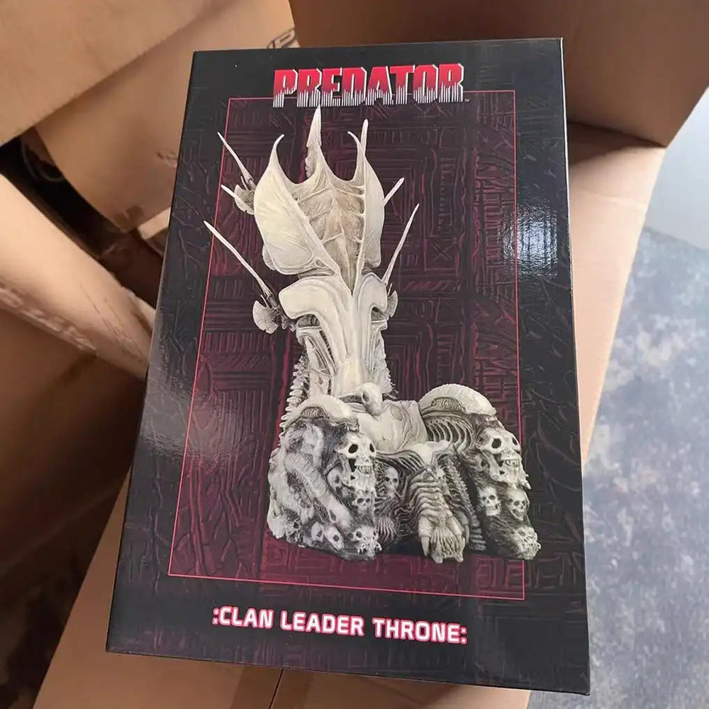Predator Clan Leader Bone Throne (36 cm)