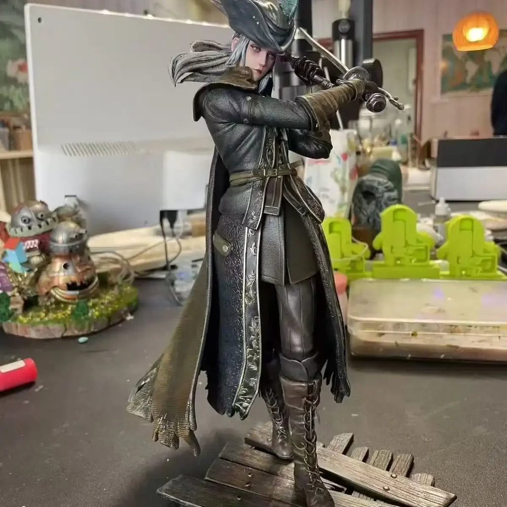 Bloodborne Maria Deluxe Figurine (29 cm)