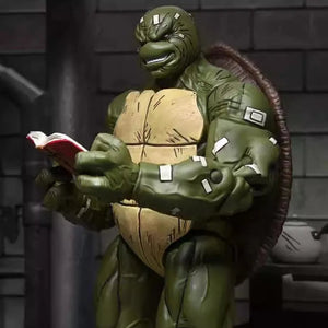 TMNT Battle Damaged Last Ronin Figurine (18 cm)