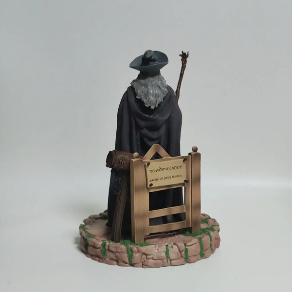 Sagacious Gandalf LOTR Figurine (21 cm)