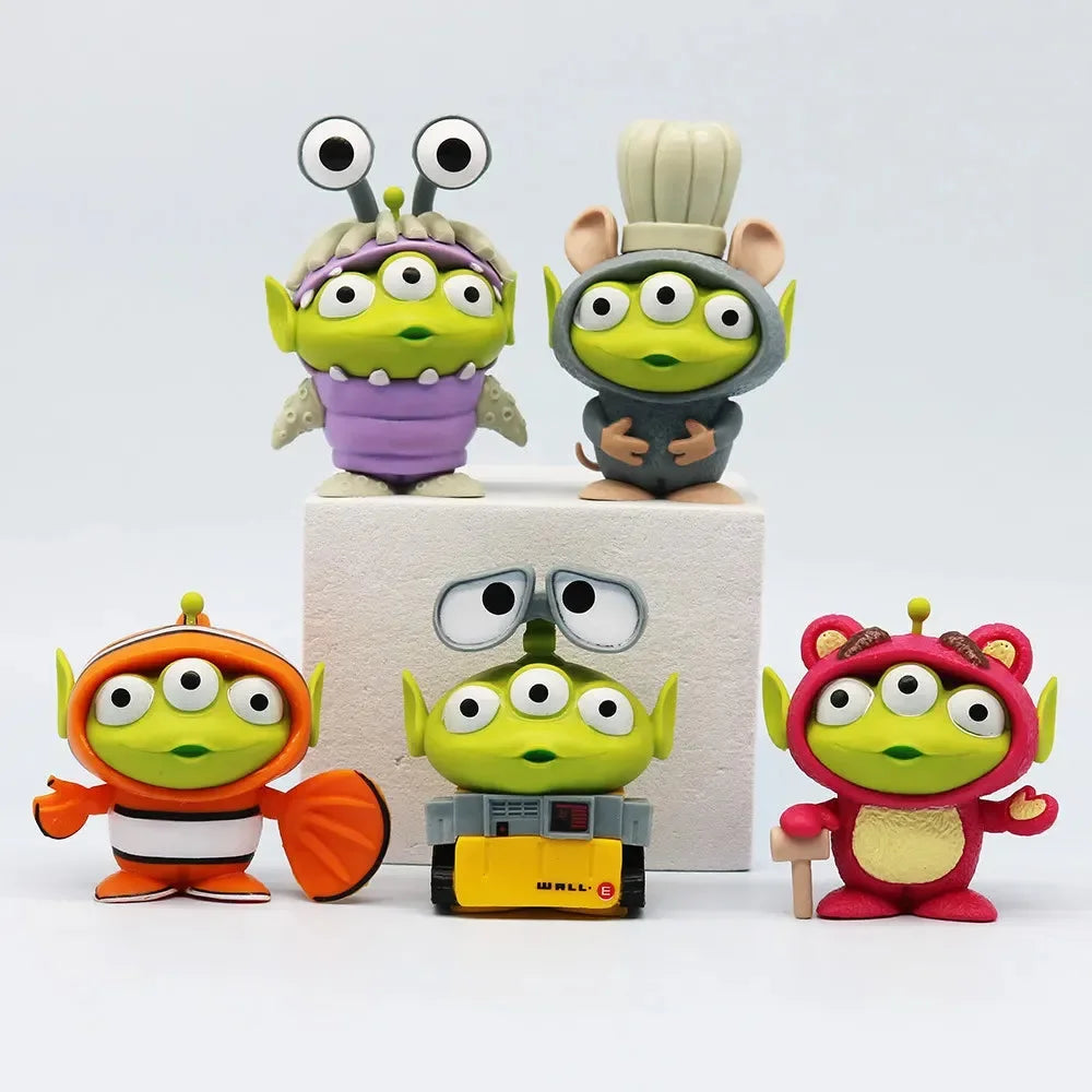 Green Alien Cosplay Crew Figurine Set