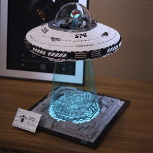 UFO Flying saucer Building block Alien Ship Spacecraft Astronaut Creative assembly ornament puzzle toy boy gift - Bear Hugs