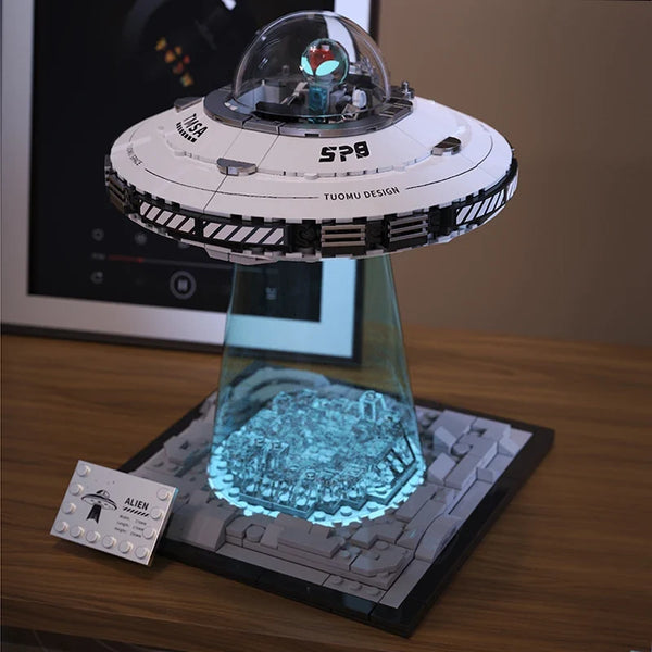 UFO Flying saucer Building block Alien Ship Spacecraft Astronaut Creative assembly ornament puzzle toy boy gift - Bear Hugs