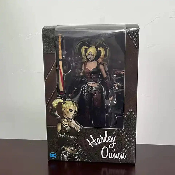 DeeCee Heroes & Villains Figurines (18 cm)