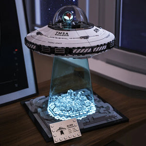 UFO Flying saucer Building block Alien Ship Spacecraft Astronaut Creative assembly ornament puzzle toy boy gift - Bear Hugs