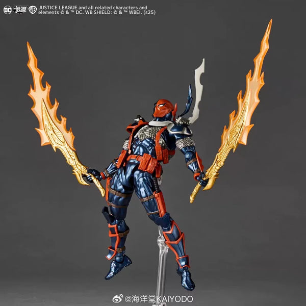 Amazing Yamaguchi Deathstroke Revoltech Figure - Bear Hugs