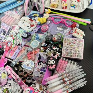 10-50pcs Sanrio random mysterious decompression toy bag Hello Kitty Kuromi 300 different styles of dolls, ornaments - Bear Hugs