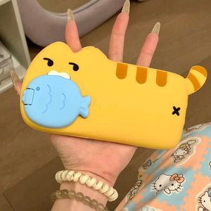 Chonky Cat & Fish Hug iPhine Case - Bear Hugs