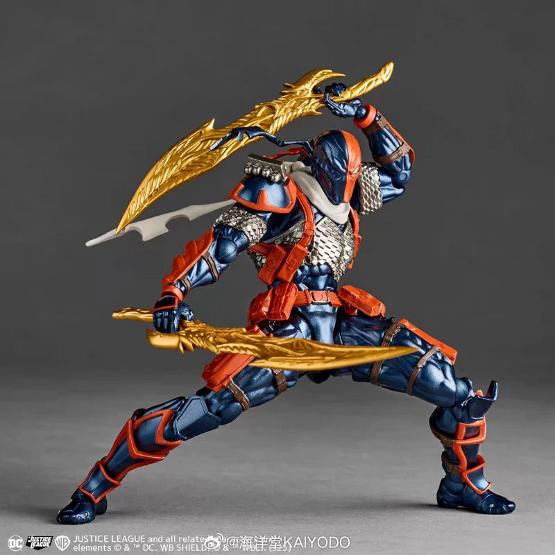 Amazing Yamaguchi Deathstroke Revoltech Figure - Bear Hugs