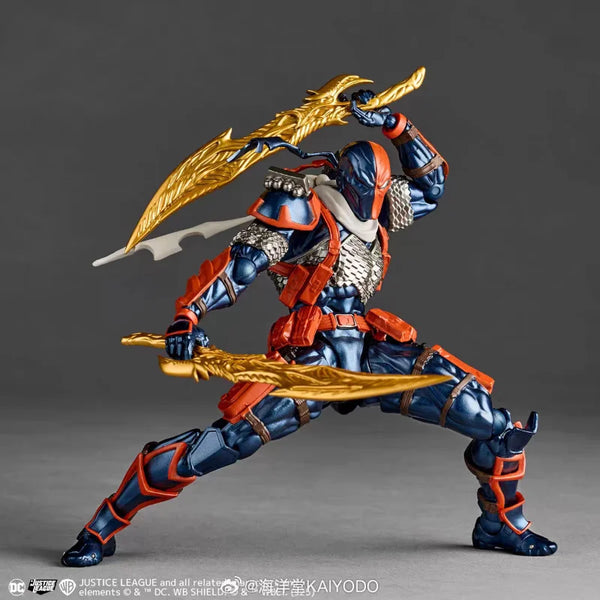 Amazing Yamaguchi Deathstroke Revoltech Figure - Bear Hugs