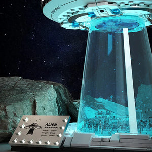 UFO Flying saucer Building block Alien Ship Spacecraft Astronaut Creative assembly ornament puzzle toy boy gift - Bear Hugs