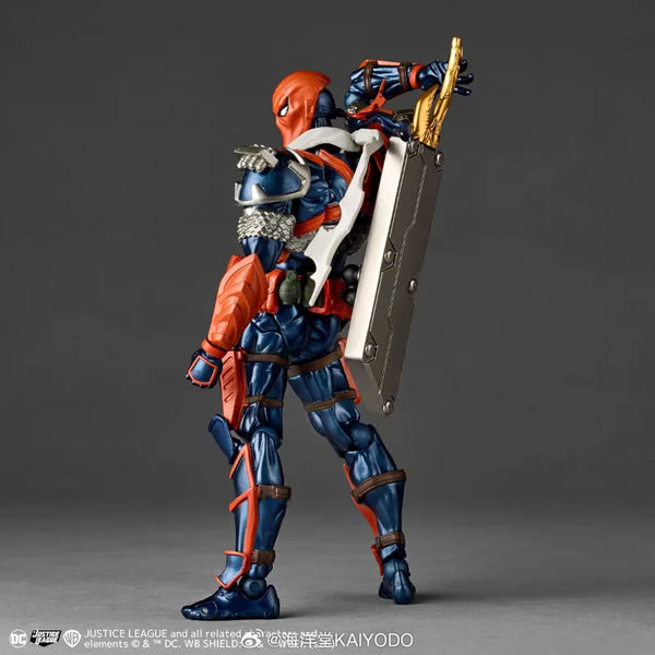 Amazing Yamaguchi Deathstroke Revoltech Figure - Bear Hugs